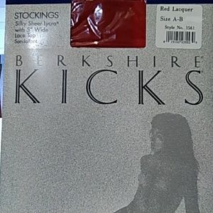 Berkshire Kicks RED lace top stockings